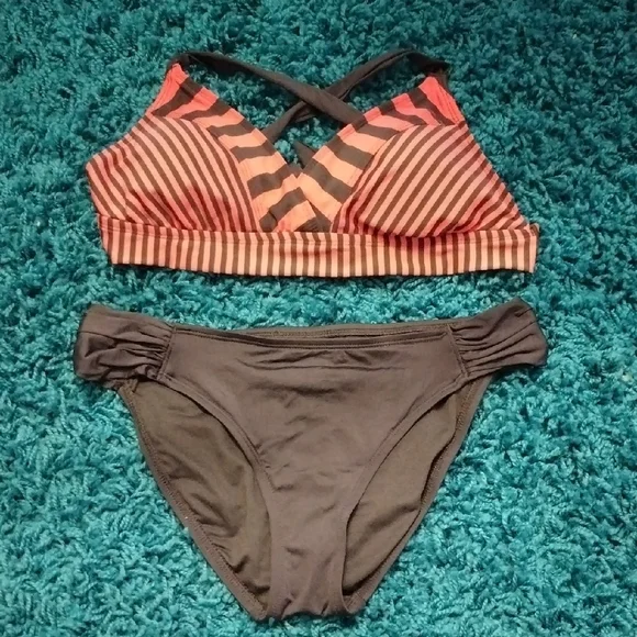 Mossimo 2 Piece bathing Suit - Picture 1 of 7